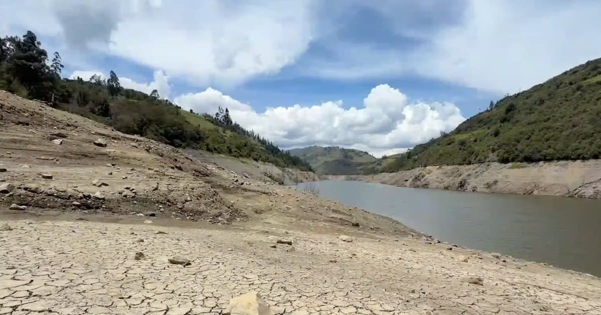 Mazar queda a menos de 10 metros de su cota crítica en Ecuador mientras gremio propone racionar la luz cinco horas diarias