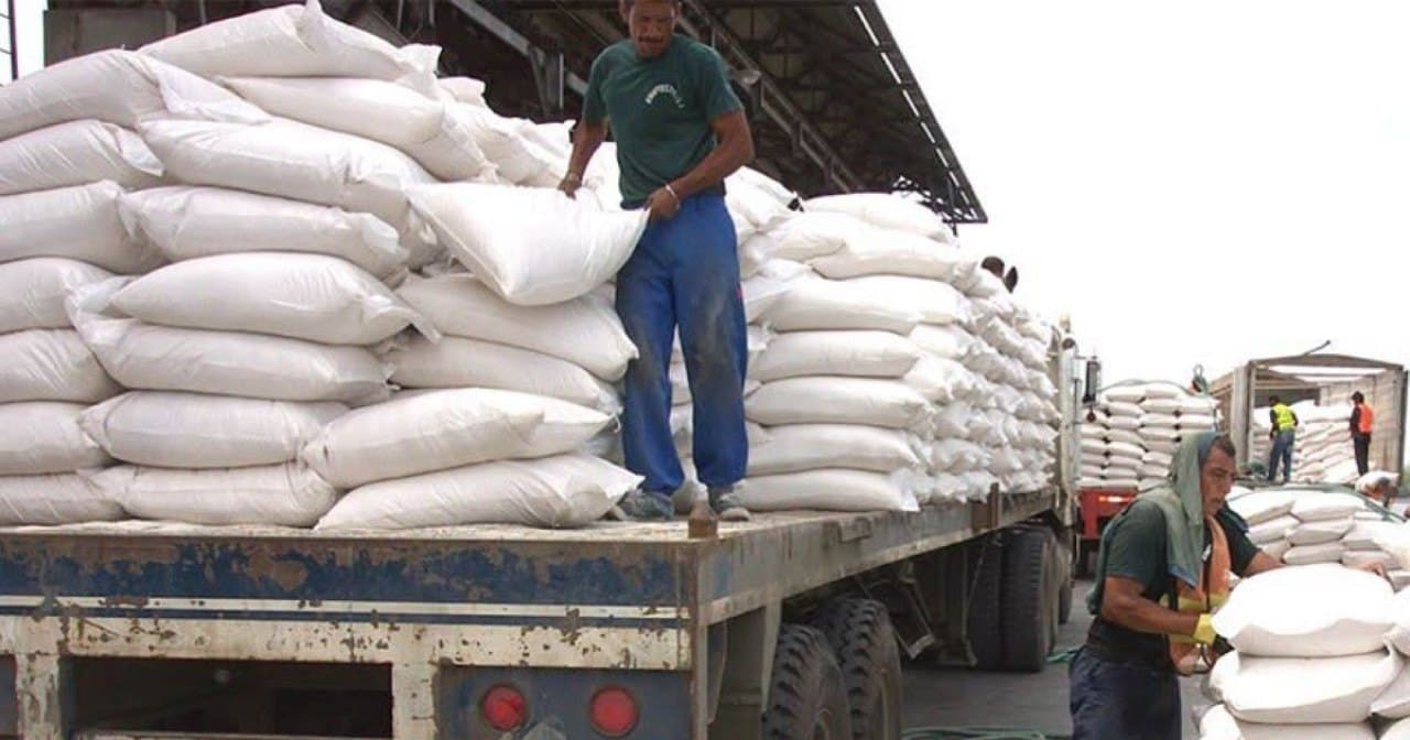 El quintal de arroz en Guayaquil subió 49,59 % entre septiembre y octubre, según datos del SIPA recogidos por Diario Expreso